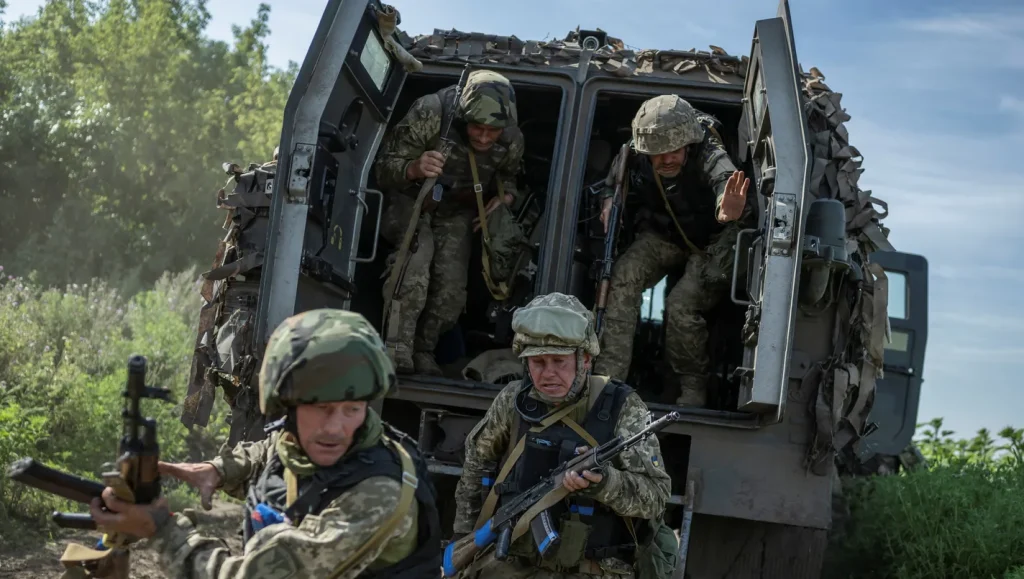 Οι Ουκρανοί κατέστρεψαν σκάφος με Ρώσους στρατιώτες στον Δνείπερο ποταμό – Δείτε βίντεο