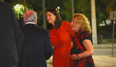 Λαμπερή βραδιά για την Κίμπερλι Γκίλφοϊλ στην Αθήνα – Το μήνυμα της Νίκης Κεραμέως