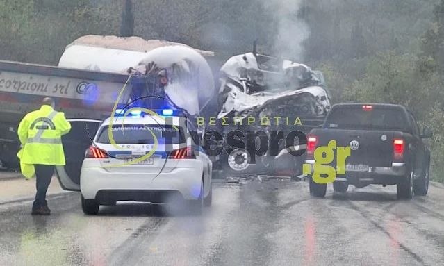 Σοβαρό τροχαίο στην Ηγουμενίτσα έπειτα από μετωπική σύγκρουση δύο φορτηγών