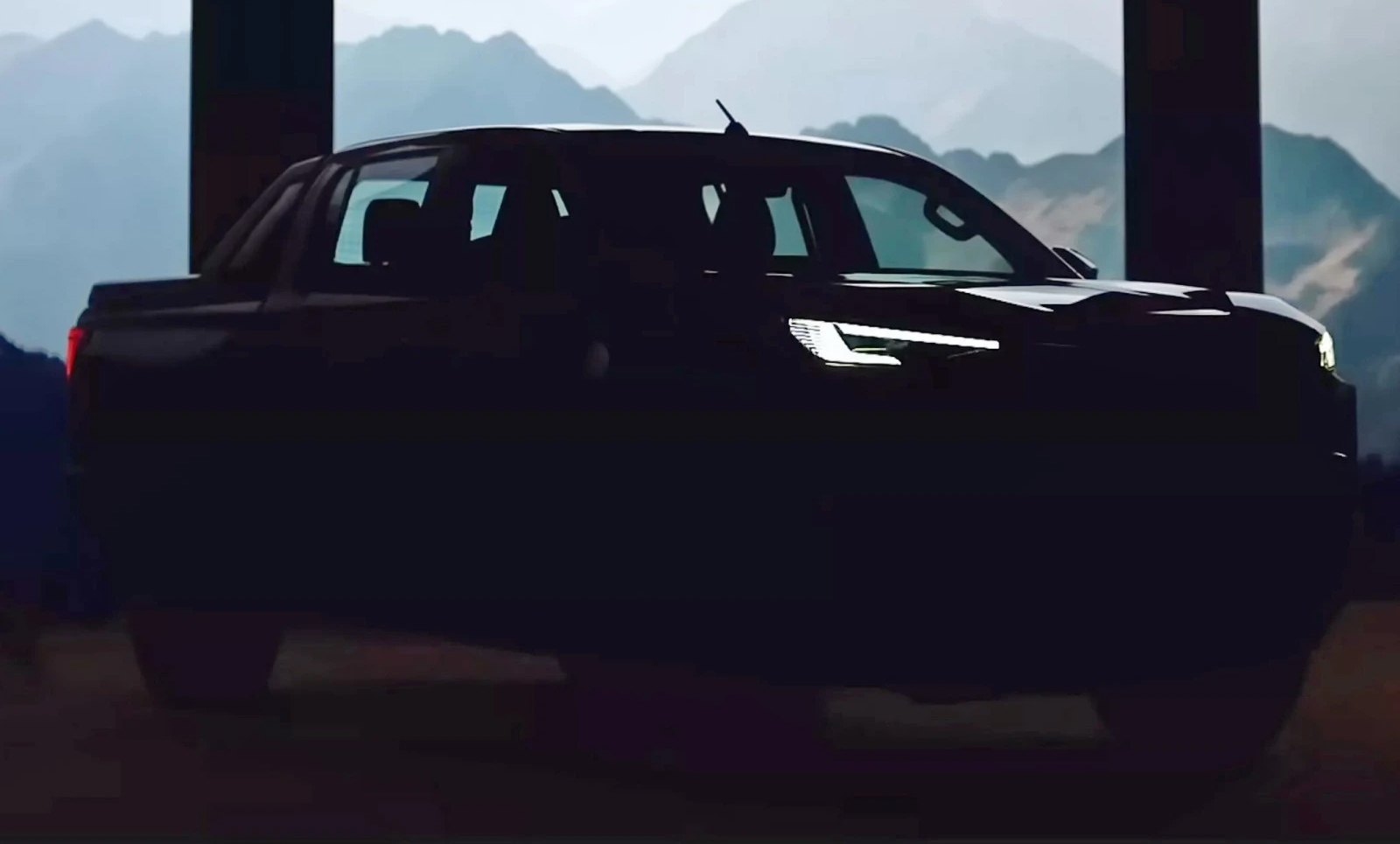 Toyota Hilux: Το αγαπημένο της «αγροτιάς» ετοιμάζεται να αλλάξει τα πάντα