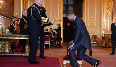 «Sir» από σήμερα ο Ντέιβιντ Μπέκαμ: Χρίστηκε Ιππότης από τον Βασιλιά Κάρολο
