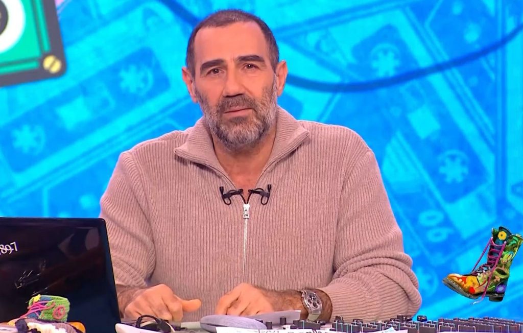 Α.Κανάκης: «Ένα κλαρίνο, μία Φερράρι και ένα σκάνδαλο είναι όλη η Ελλάδα» (βίντεο)