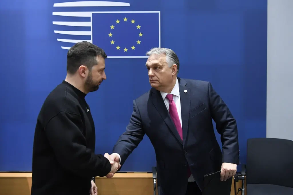 B.Zελένσκι σε Β.Όρμπαν: «Μην εμποδίζεις την ένταξη της Ουκρανίας στην ΕΕ»