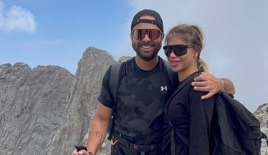 O Ηλίας Βρεττός μίλησε για την σύζυγό του και αποκάλυψε τον τρόπο που της έκανε πρόταση γάμου (βίντεο)