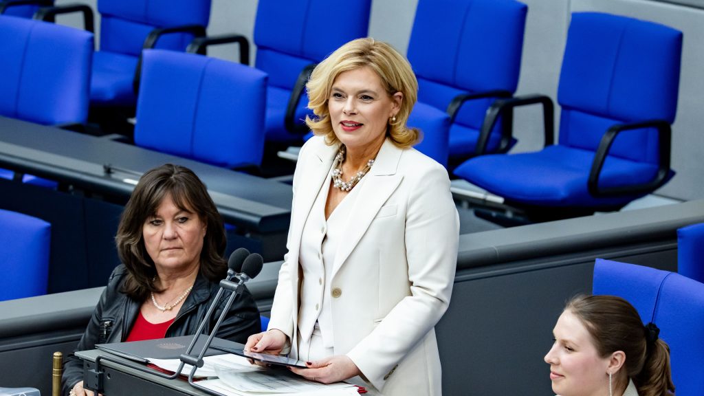 Πρόεδρος γερμανικής Βουλής: «Η Γερμανία είναι το πορνείο της Ευρώπης»