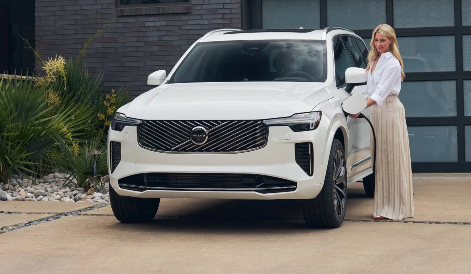 Volvo: Τα PHEV θα παραμείνουν στην γκάμα έως το 2040