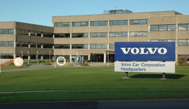 Η Volvo θα κρατήσει τους κινητήρες βενζίνης έως τα τέλη της δεκαετίας του 2030