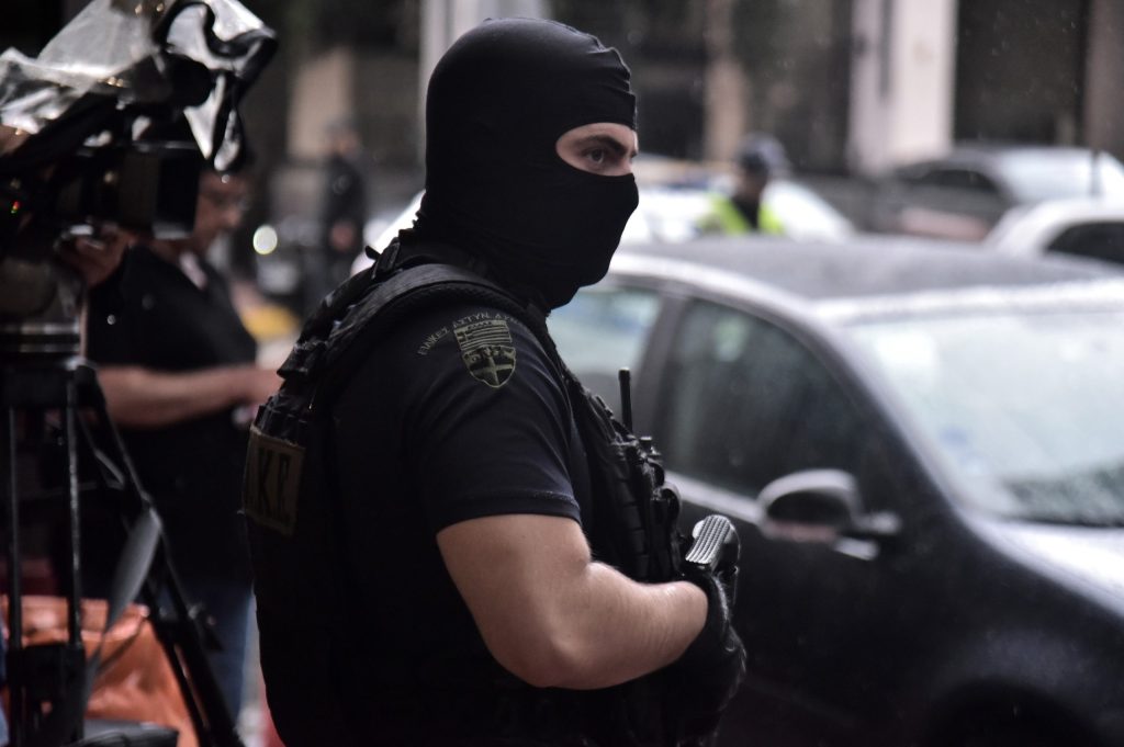 Ηράκλειο: Μεγάλη επιχείρηση της ΕΚΑΜ σε Airbnb για ναρκωτικές ουσίες – Μία σύλληψη