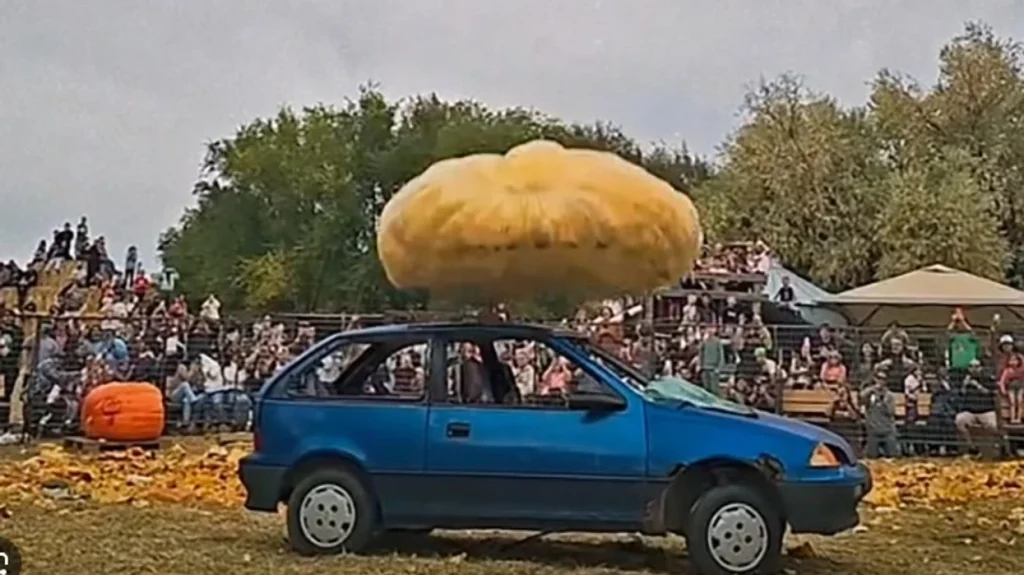 ΗΠΑ: Άνδρας «ξεφορτώθηκε» το όχημά του ρίχνοντας πάνω του τεράστια κολοκύθα από ύψος 14 ορόφων! – Δείτε βίντεο