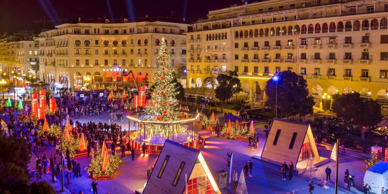 Η Θεσσαλονίκη φορά τα γιορτινά της – Στις 3 Δεκεμβρίου το άναμμα του δέντρου με τον Αντώνη Ρέμο