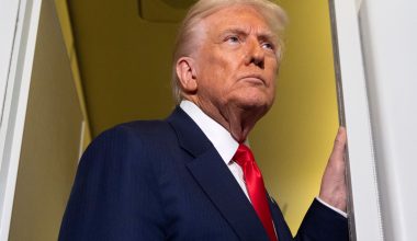 N.Tραμπ: «Η Νότια Αφρική δεν θα έπρεπε πλέον να είναι μέλος της G20»