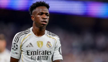 «Μύλος» η Ρεάλ Μαδρίτης: Σκοπεύει να πουλήσει τον Βινίσιους μετά την διαμάχη του με τον Τσάμπι Αλόνσο