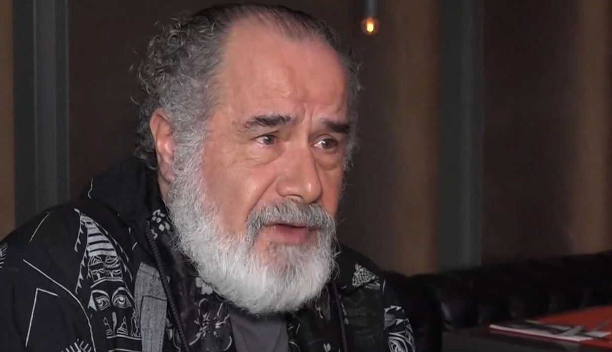 Θ.Κατσαφάδος κατά του Σ.Τζώρτζογλου: «Εγώ δεν ξάπλωσα σε κανένα κρεβάτι – Να μην έχει γνώμη για το θέατρο» (βίντεο)