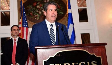 Μάικλ Ρήγας: Ο αναπληρωτής ΥΠΕΞ των ΗΠΑ επισκέφθηκε το Άγιο Όρος (φωτο)