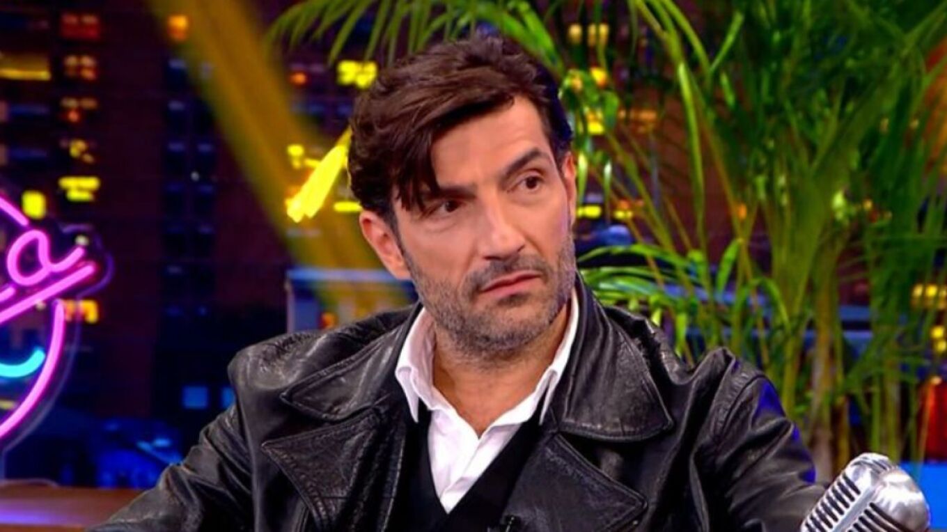 Ο Νίκος Κουρής περιέγραψε μια από τις χειρότερες στιγμές του στο θέατρο: «Γέμισε η σκηνή με αίματα» (βίντεο)