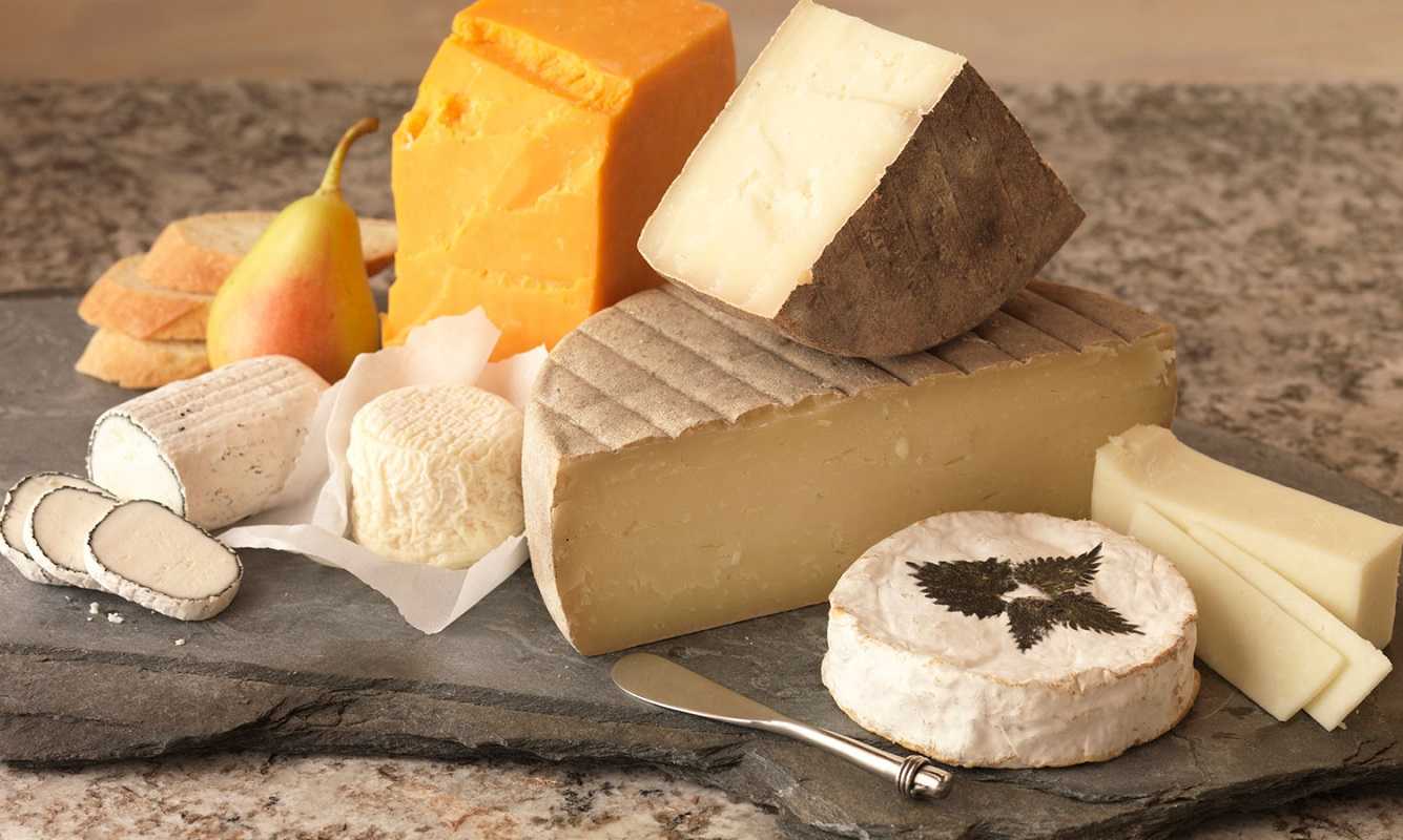 Θέλετε να έχετε γερά οστά; – Αυτό είναι το καλύτερο τυρί για να εντάξετε στη διατροφή σας