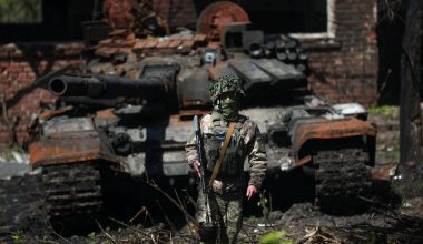 Βίντεο: Οι Ουκρανοί εγκαταλείπουν τρέχοντας την Ουσπενόβκα στην Ζαπορίζια!