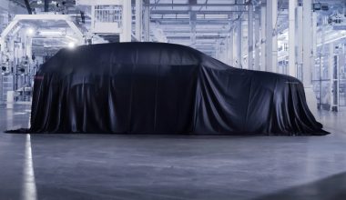 H Bentley ετοιμάζεται για να λανσάρει το πρώτο ηλεκτρικό της