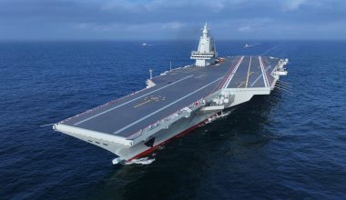 Βίντεο: Παραδόθηκε στο κινεζικό Ναυτικό το νέο αεροπλανοφόρο Fujian (CV-18)