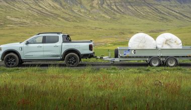 Ποιο pick-up καίει 3,4 lt/100 km και έρχεται με δωρεάν service για έξι χρόνια;