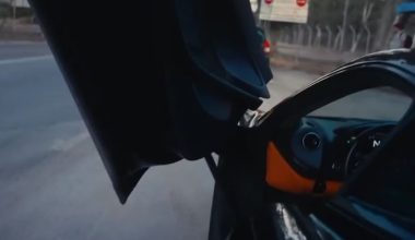 ΜcLaren έτρεχε με 250 χλμ./ώρα στην Αττική Οδό και ο αστυνομικός που την σταμάτησε είπε στον οδηγό «πάτα το»!