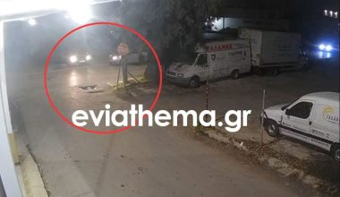 Χαλκίδα: Η στιγμή που οι κατηγορούμενοι κατεβαίνουν από τα οχήματά τους για να μαχαιρώσουν τον 23χρονο (βίντεο)
