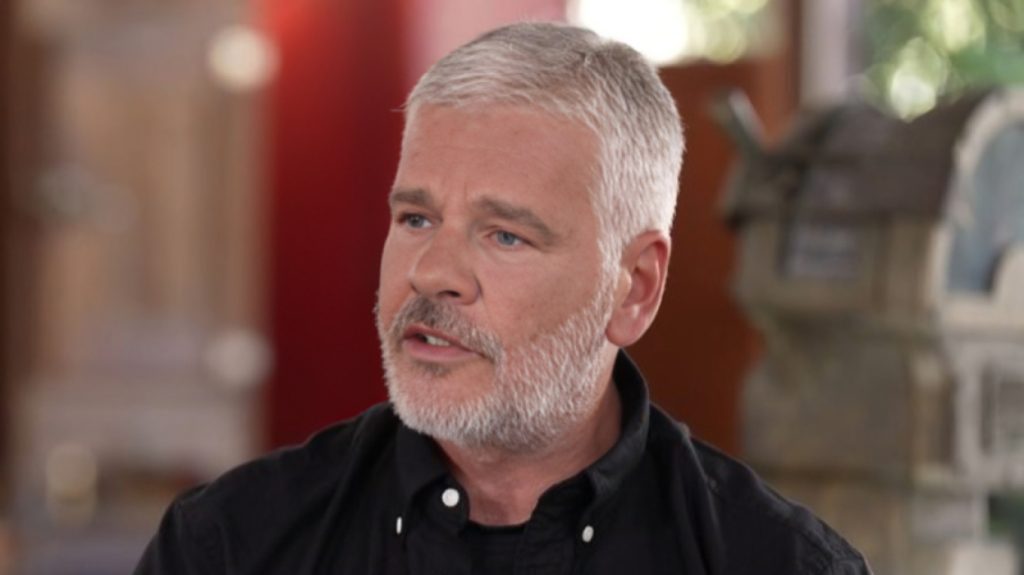 Νίκος Γρίτσης: «Λείπουν οι αντρικές φωνές από το λαϊκό τραγούδι – Μου λείπει ο Νότης Σφακιανάκης» (βίντεο)