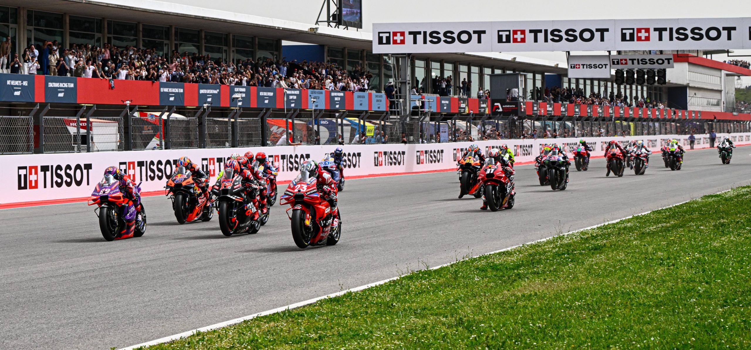 MotoGP Portimao: Μ.Μπετσέκι, Π.Ακόστα και Φ.Κουαρταράρο στην πρώτη σειρά