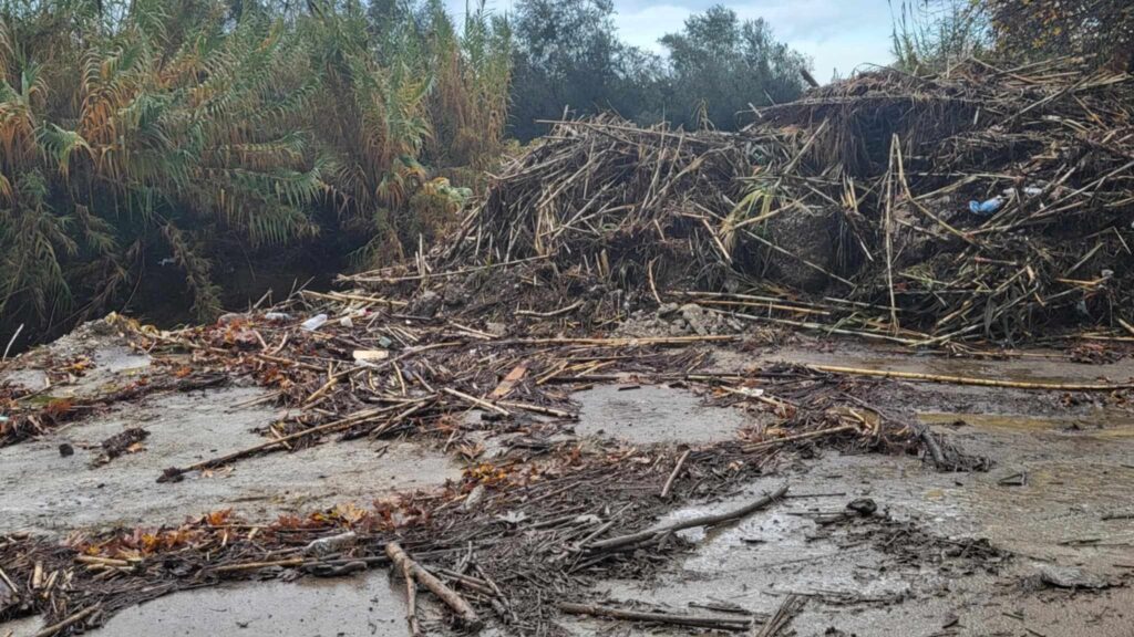 Χαλασμός στο Αγρίνιο: Καλλιέργειες καταστράφηκαν – Σπίτια και δρόμοι πλημμύρισαν (βίντεο)