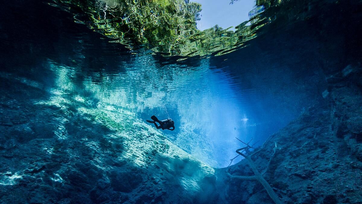 Βίντεο: Εντυπωσιάζουν τα κρυστάλλινα νερά της Λαγκούνα Μιστεριόζα στο Μπονίτο της Βραζιλίας