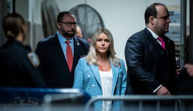 Εντυπωσιάστηκε με την παρουσία της Καρολάιν Λέβιτ ο Β.Όρμπαν: «Ν.Τραμπ μπορώ να την πάρω στην Ουγγαρία;» (βίντεο)