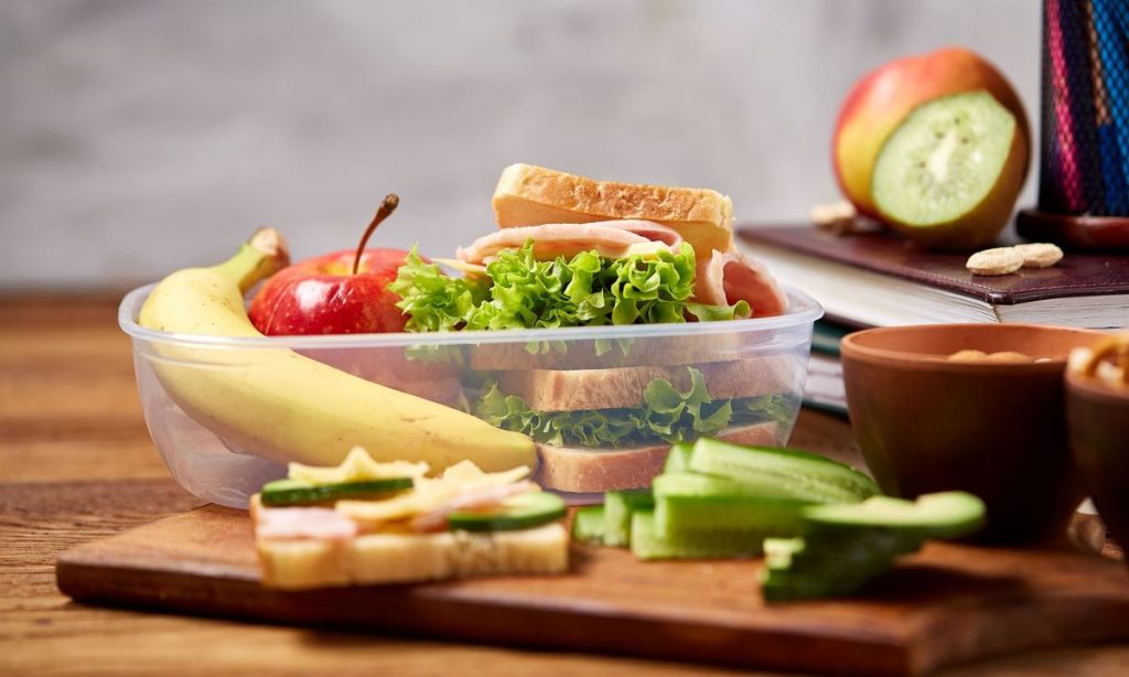 Παιδί και σχολείο: Δείτε τις κορυφαίες επιλογές για υγιή σνακ που θα του χαρίσουν ενέργεια και συγκέντρωση