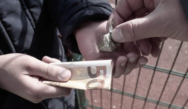 Αχαΐα: Μαθητής Γυμνασίου έκανε χρήση ναρκωτικών μέσα στο σχολείο – Μεταφέρθηκε σε άσχημη κατάσταση στο νοσοκομείο