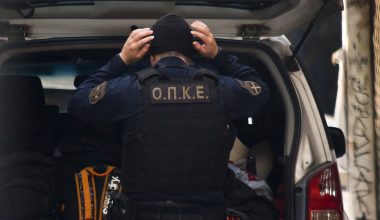 Θεσσαλονίκη: Έφοδος των ΟΠΚΕ σε οικισμό Ρομά στα Διαβατά – Δείτε βίντεο