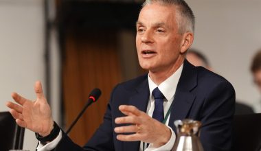 BBC: Παραιτήθηκαν ο γενικός διευθυντής και η CEO μετά από μοντάζ σε ομιλία του Ν.Τραμπ