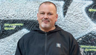 Δ.Σκαρμούτσος για ναρκωτικά: «Τρεις φορές πήγα να πεθάνω από υπερβολική δόση – Είχα πιάσει πάτο» (βίντεο)