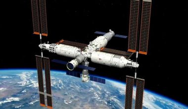 Εγκλωβισμένοι  στον κινεζικό διαστημικό σταθμό τρεις  Κινέζοι αστροναύτες