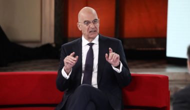 Ν.Δένδιας: «Η πτώση του Τείχους του Βερολίνου δημιούργησε την πλάνη για μια ελεύθερη Ευρώπη»