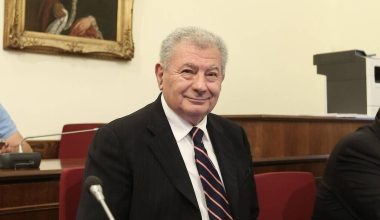 Οικογένεια Σ.Βαλυράκη: «Οι δύο ψαράδες παραποίησαν τη μηχανή του σκάφους και να σκουπίσανε ακόμη και το αίμα του»