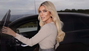 Η Κ.Καινούργιου ανακοίνωσε πως είναι έγκυος: Oι φωτογραφίες που δημοσίευσε με φουσκωμένη κοιλίτσα