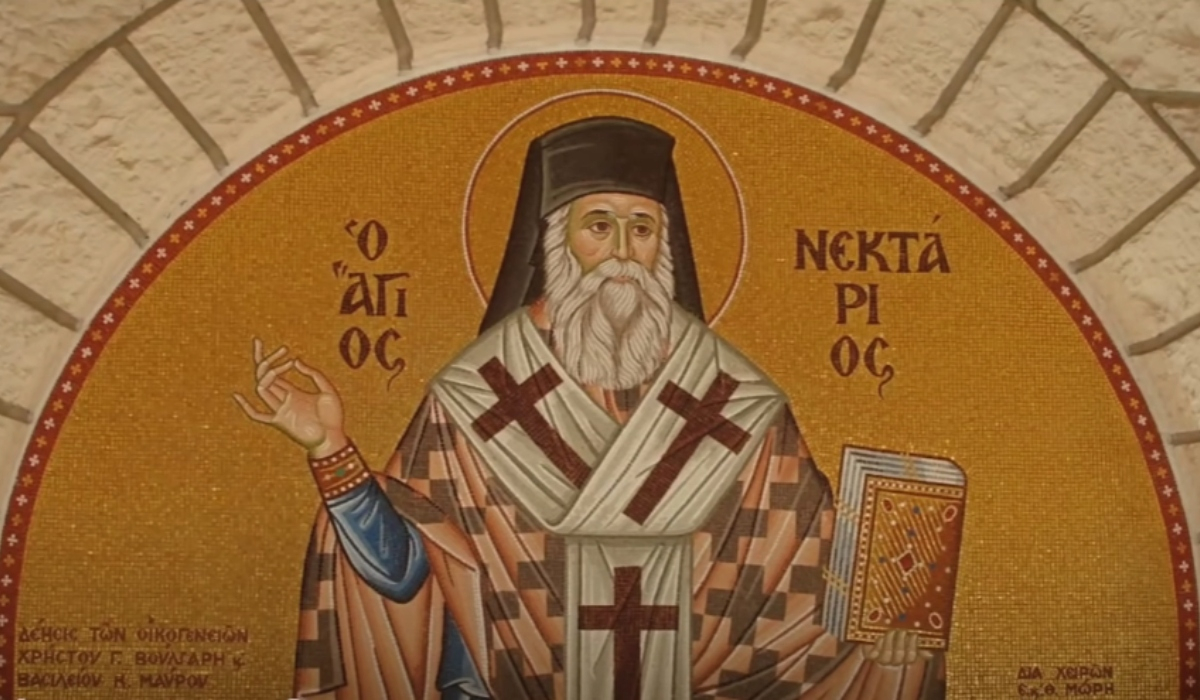 Άγιος Νεκτάριος: Το συγκλονιστικό θαύμα στον τάφο του στην Αίγινα – Τι σημαίνει το χτύπημα της ράβδου