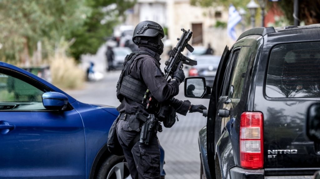 Βορίζια: Ομάδες της ΕΚΑΜ «οργώνουν» τον Ψηλορείτη για να βρουν τα όπλα του φονικού – Το μήνυμα του ιερέα του χωριού