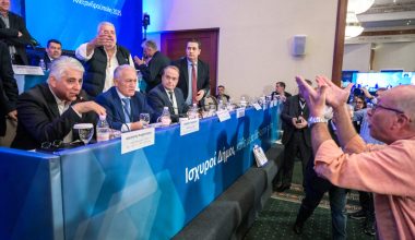 Ένταση στο συνέδριο της ΚΕΔΕ: Μόνος κερδισμένος ο Χ.Δούκας – Απογοήτευση της «γαλάζιας» παράταξης με την κυβέρνηση