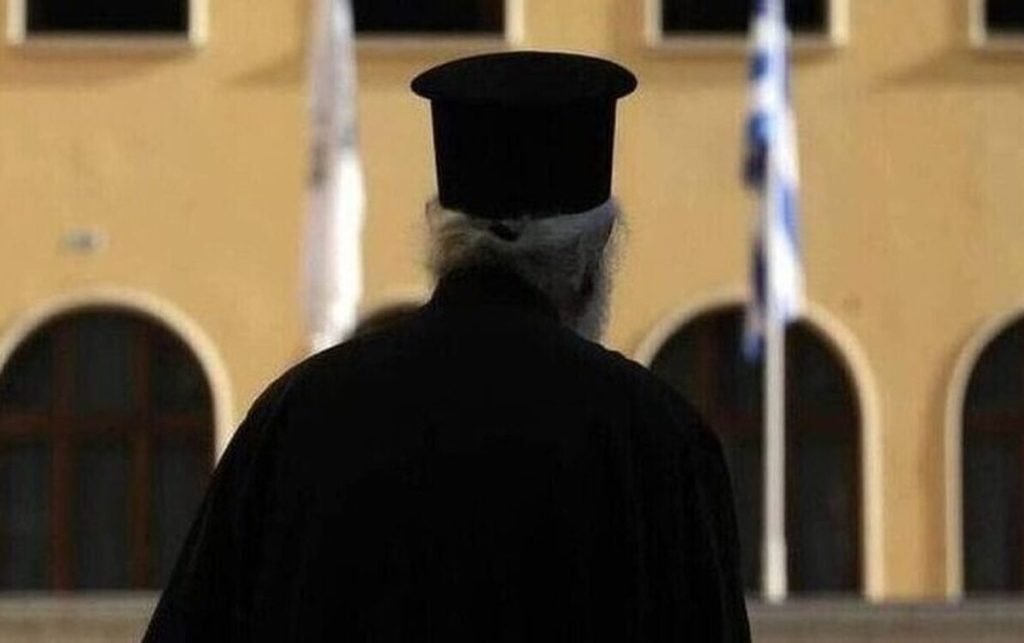 Συνελήφθη ρασοφόρος στη Ρόδο για διακίνηση ναρκωτικών – Αλβανός ο παραλήπτης της κοκαΐνης