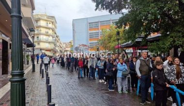 Θεσσαλονίκη: Τούρκοι πολίτες τιμούν τον Κεμάλ Ατατούρκ στο σπίτι όπου γεννήθηκε (βίντεο)