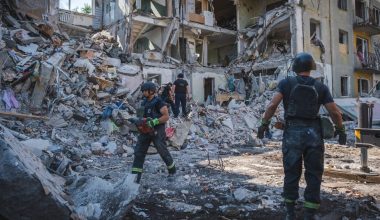 Oι Ρώσοι διαπραγματεύονται την παράδοση των Ουκρανών στην Μίρνογκραντ