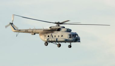 Βίντεο: Η στιγμή που ουκρανικό ελικόπτερο Mi-8 καταρρίπτει ρωσικό drone καμικάζι