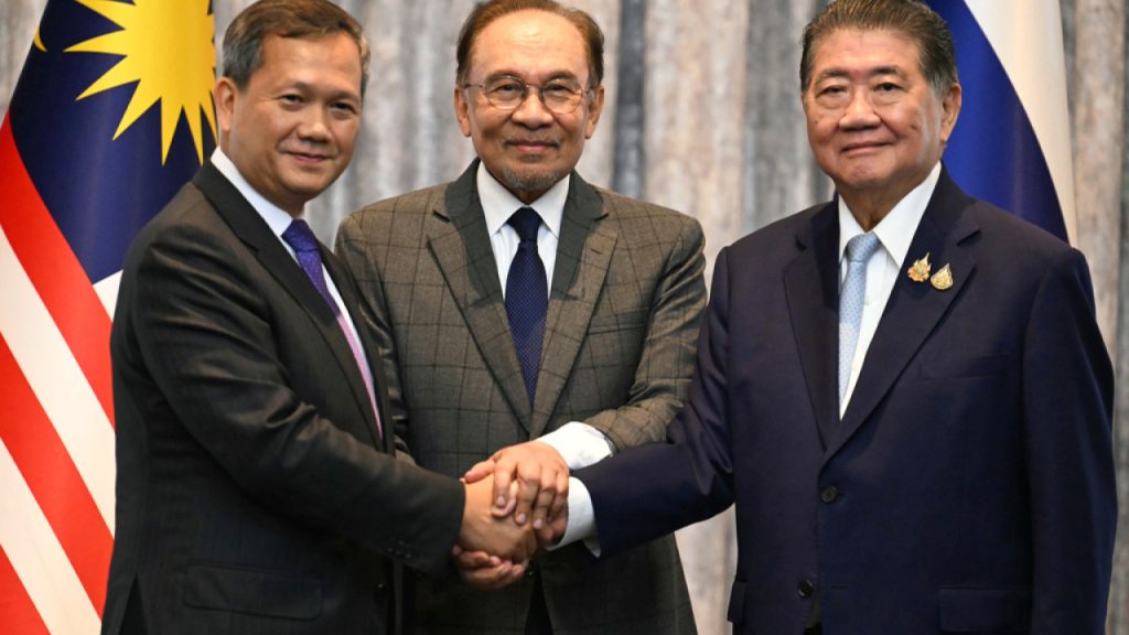 Ταϊλάνδη: Aνακοίνωσε πως αναστέλλει την εφαρμογή της ειρηνευτικής συμφωνίας με τη Καμπότζη