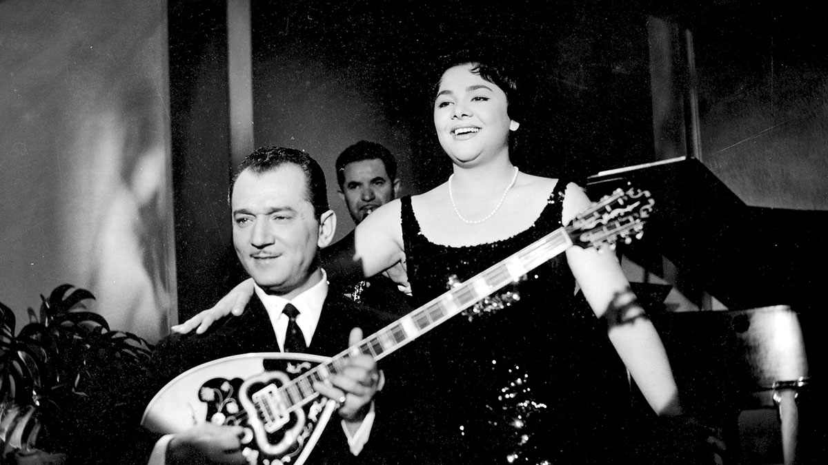 Η Μαίρη Λίντα έκλεισε τα 90 της χρόνια: Η αδημοσίευτη φωτογραφία με τον Μανώλη Χιώτη