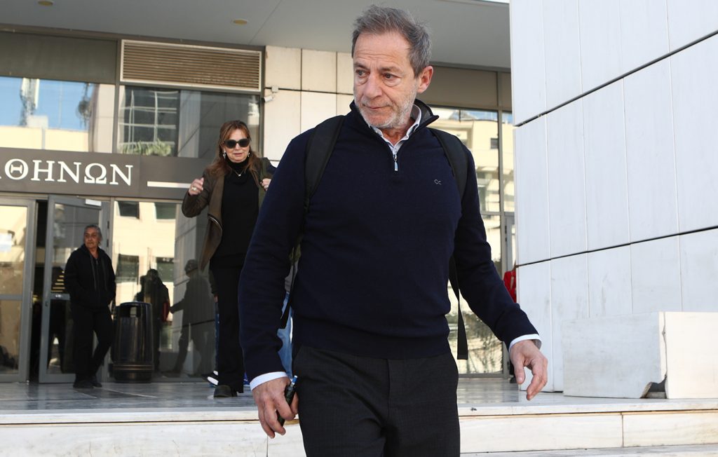 Αναβολή έως το 2026 για τον Δ.Λιγνάδη – Παραμένει ελεύθερος μέχρι την εκδίκαση στο Εφετείο